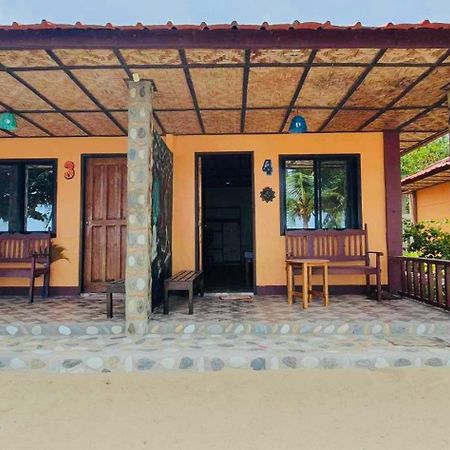 Mecaja Beach House Roxas  エクステリア 写真