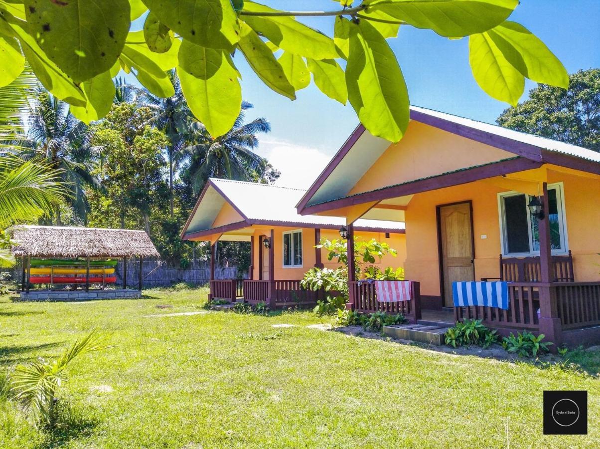 Mecaja Beach House Roxas  エクステリア 写真