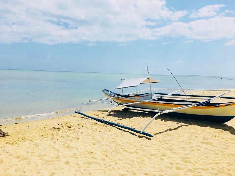 Mecaja Beach House Roxas  エクステリア 写真