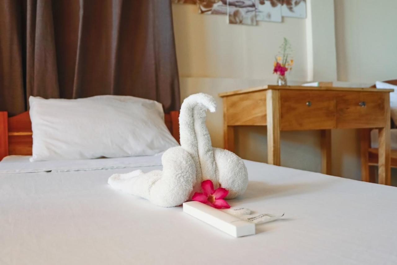 Mecaja Beach House Roxas  エクステリア 写真