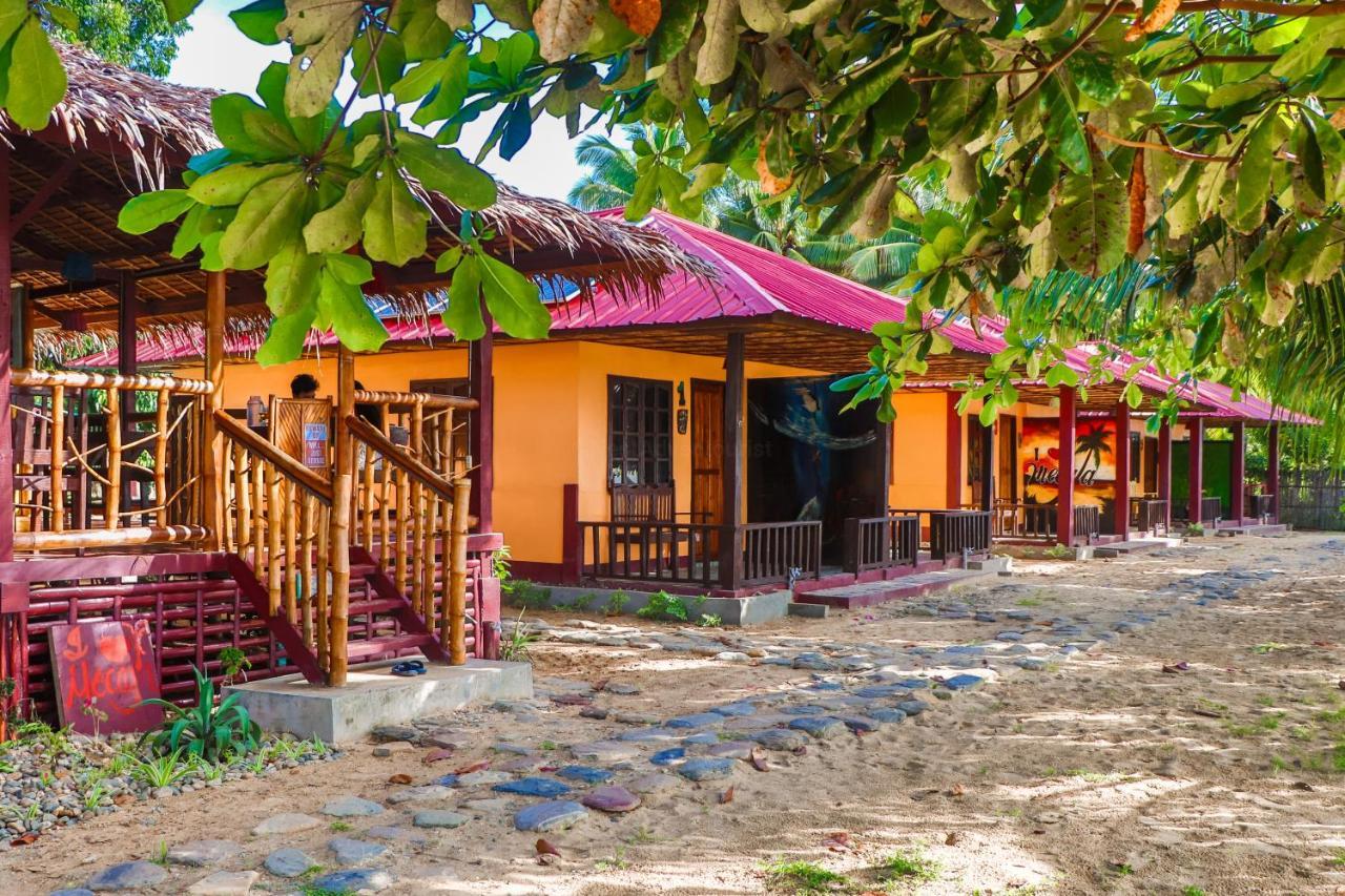 Mecaja Beach House Roxas  エクステリア 写真