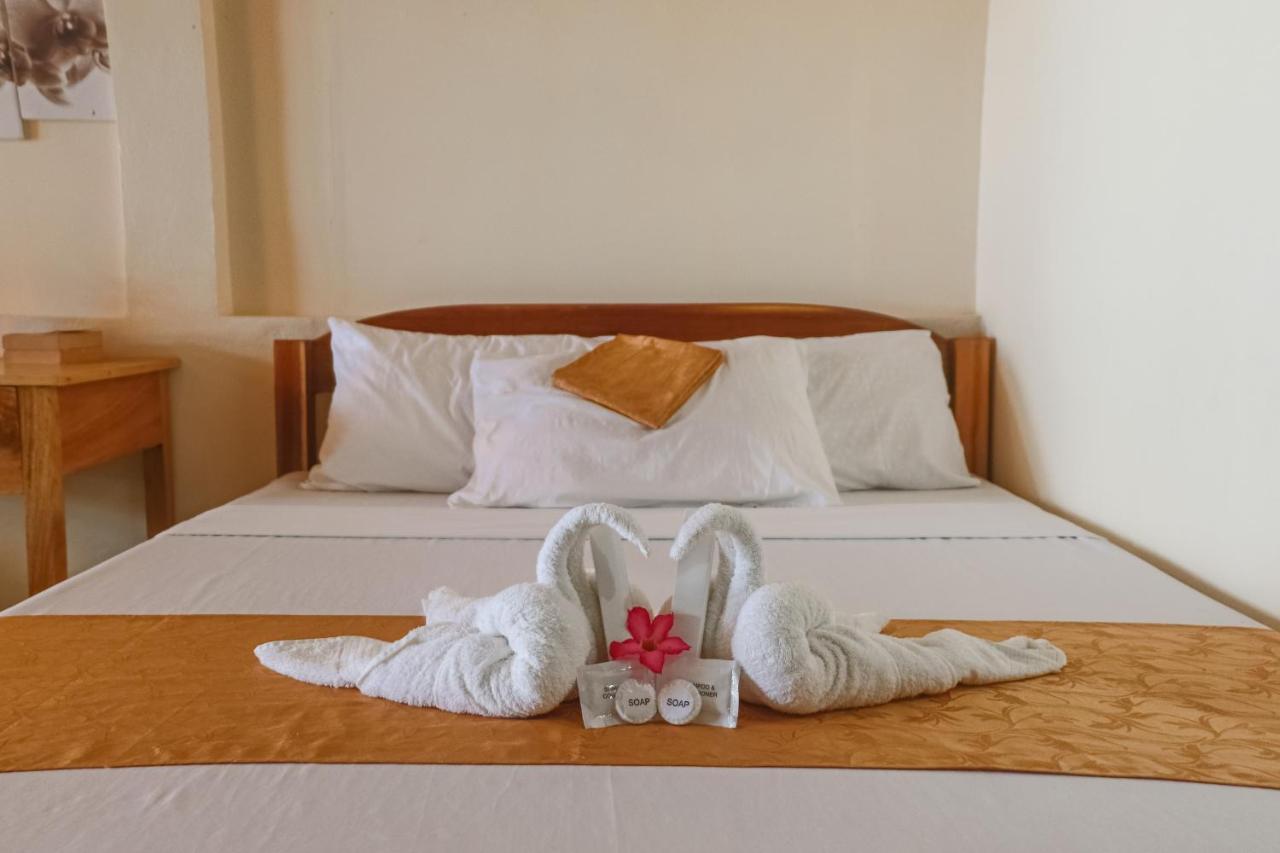 Mecaja Beach House Roxas  エクステリア 写真