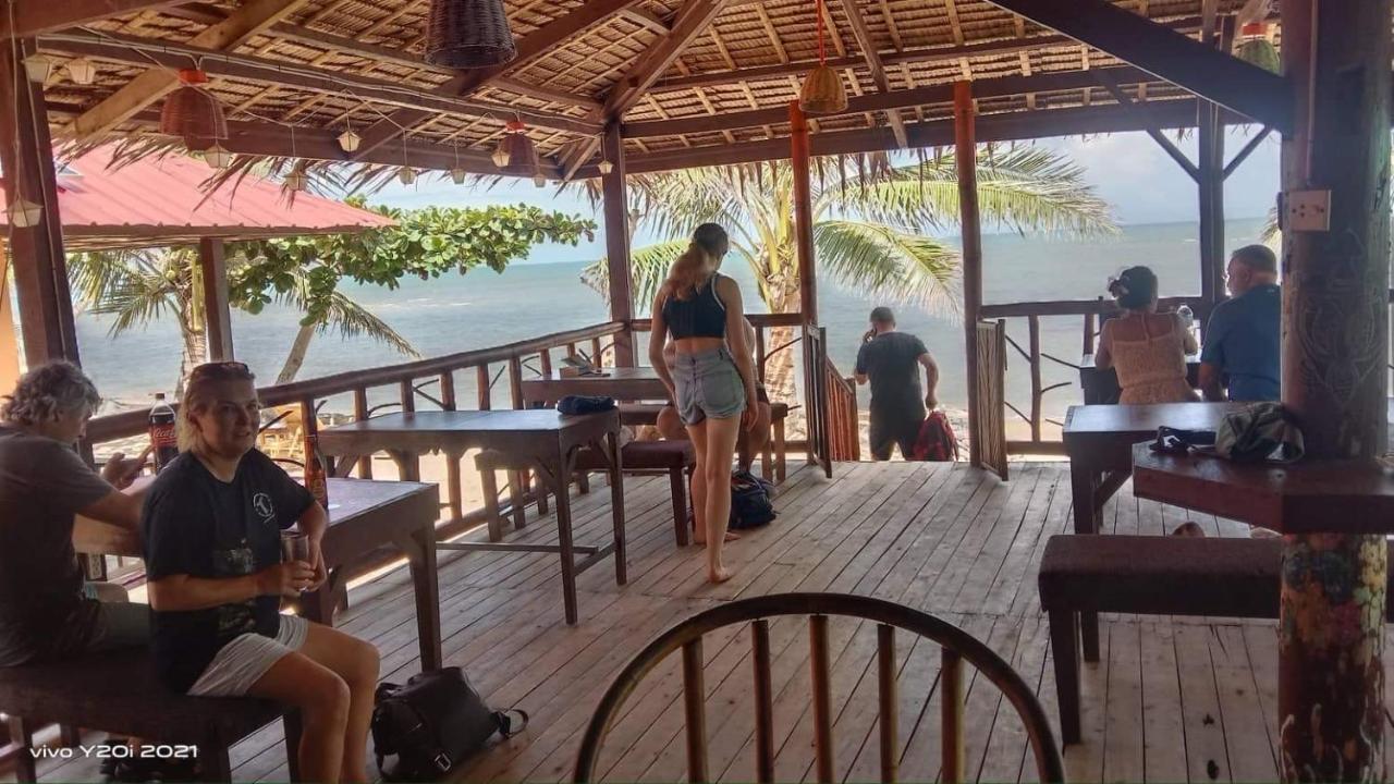 Mecaja Beach House Roxas  エクステリア 写真