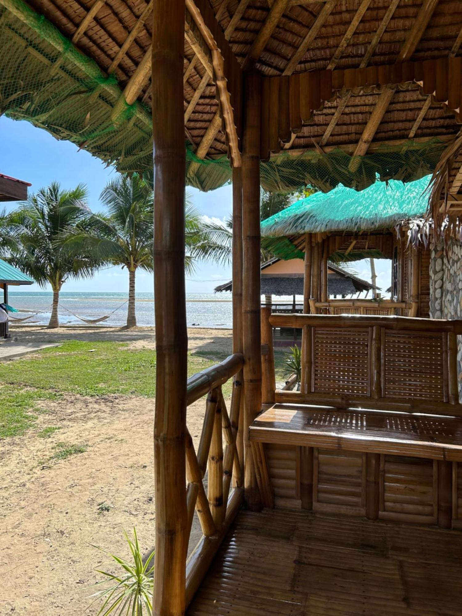 Mecaja Beach House Roxas  エクステリア 写真