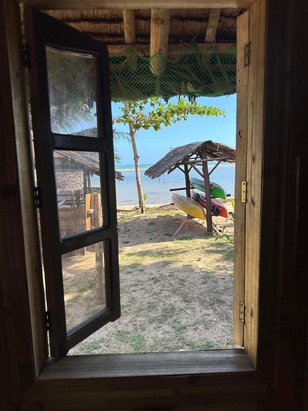 Mecaja Beach House Roxas  エクステリア 写真